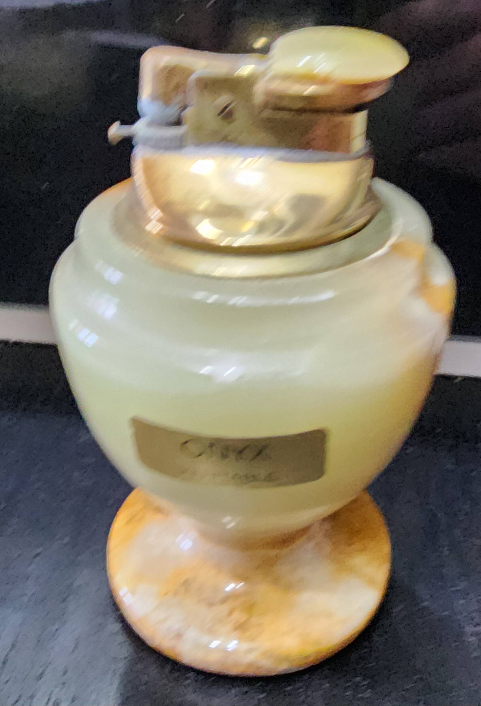 Vintage table lighters + 2 onyx ashtrays – decorative set