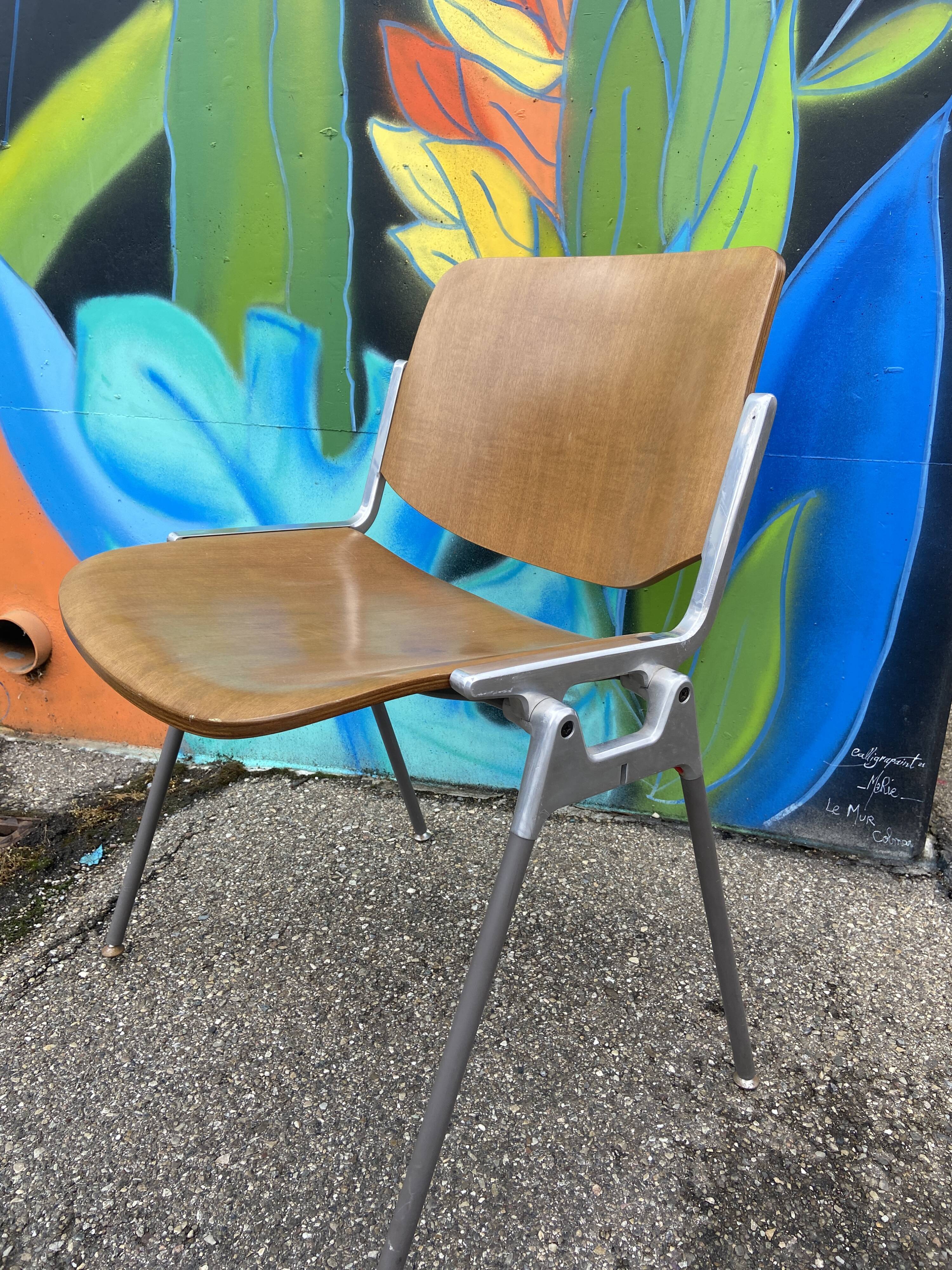 2 chaises vintage Modèle DSC-106 par Giancarlo Piretti pour Anonima Castelli, années 1970 Mobilier D