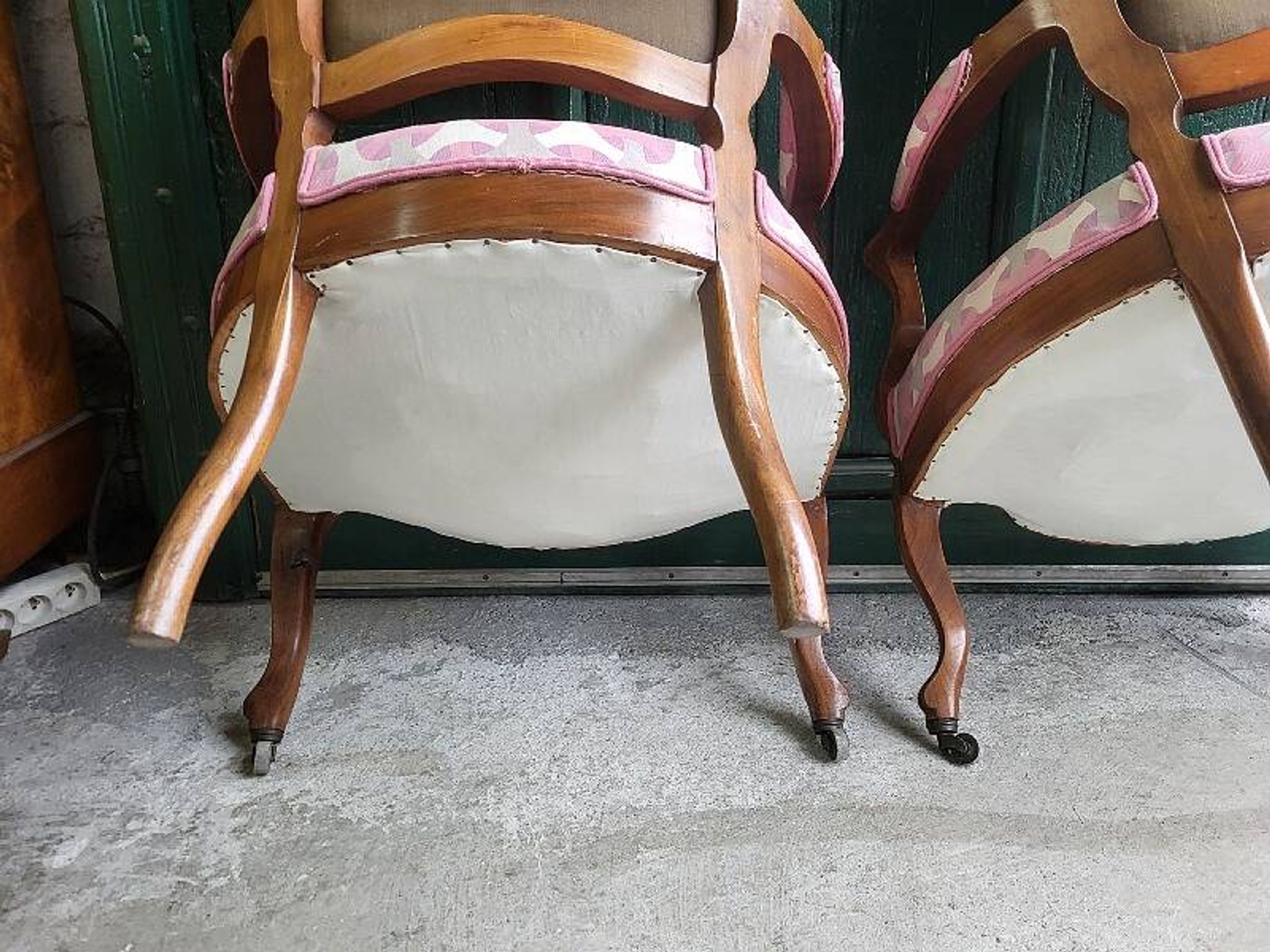Paire de fauteuils louis philippe en noyer