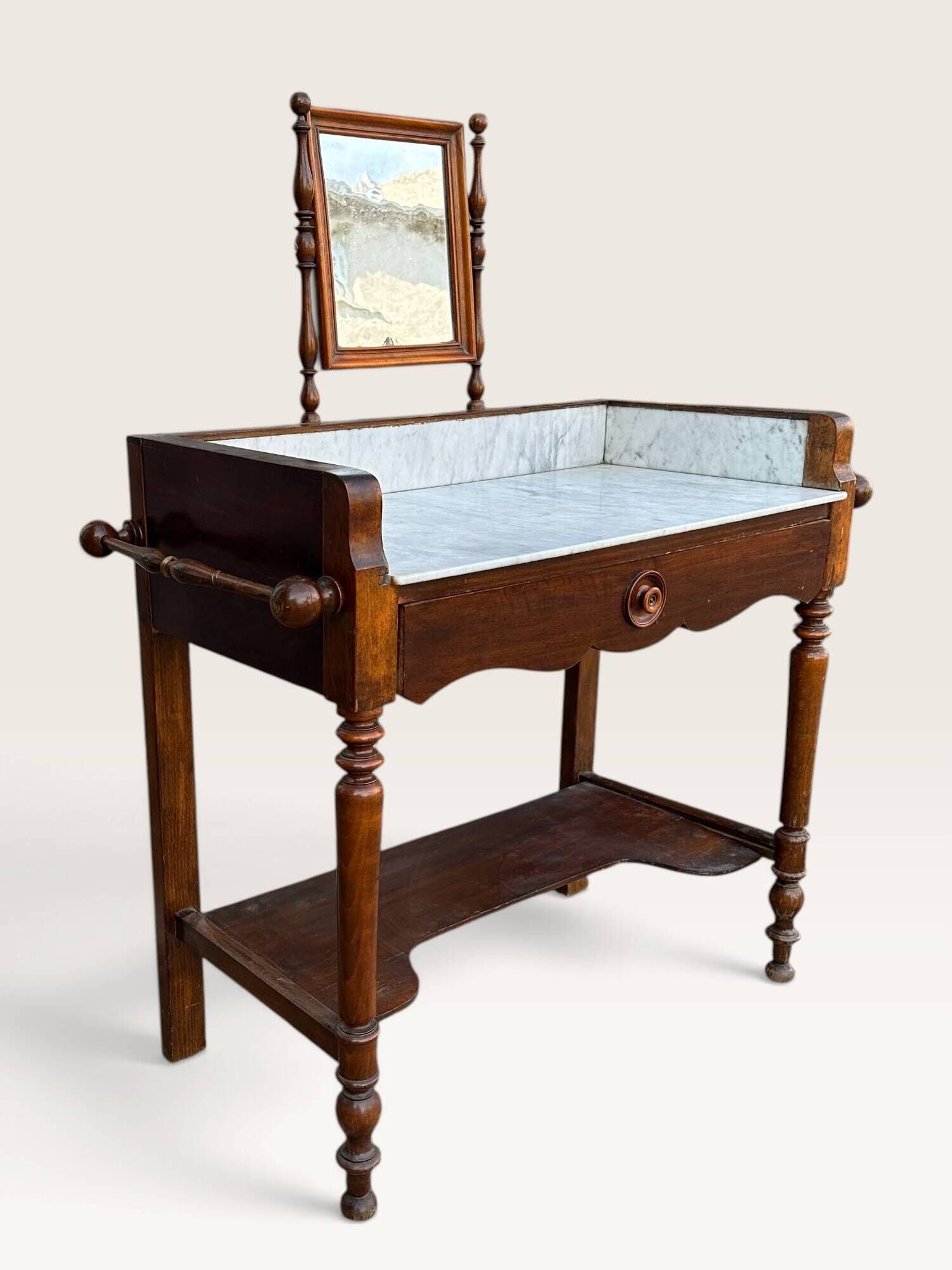 Dressing table in walnut and marble, late 19th century.