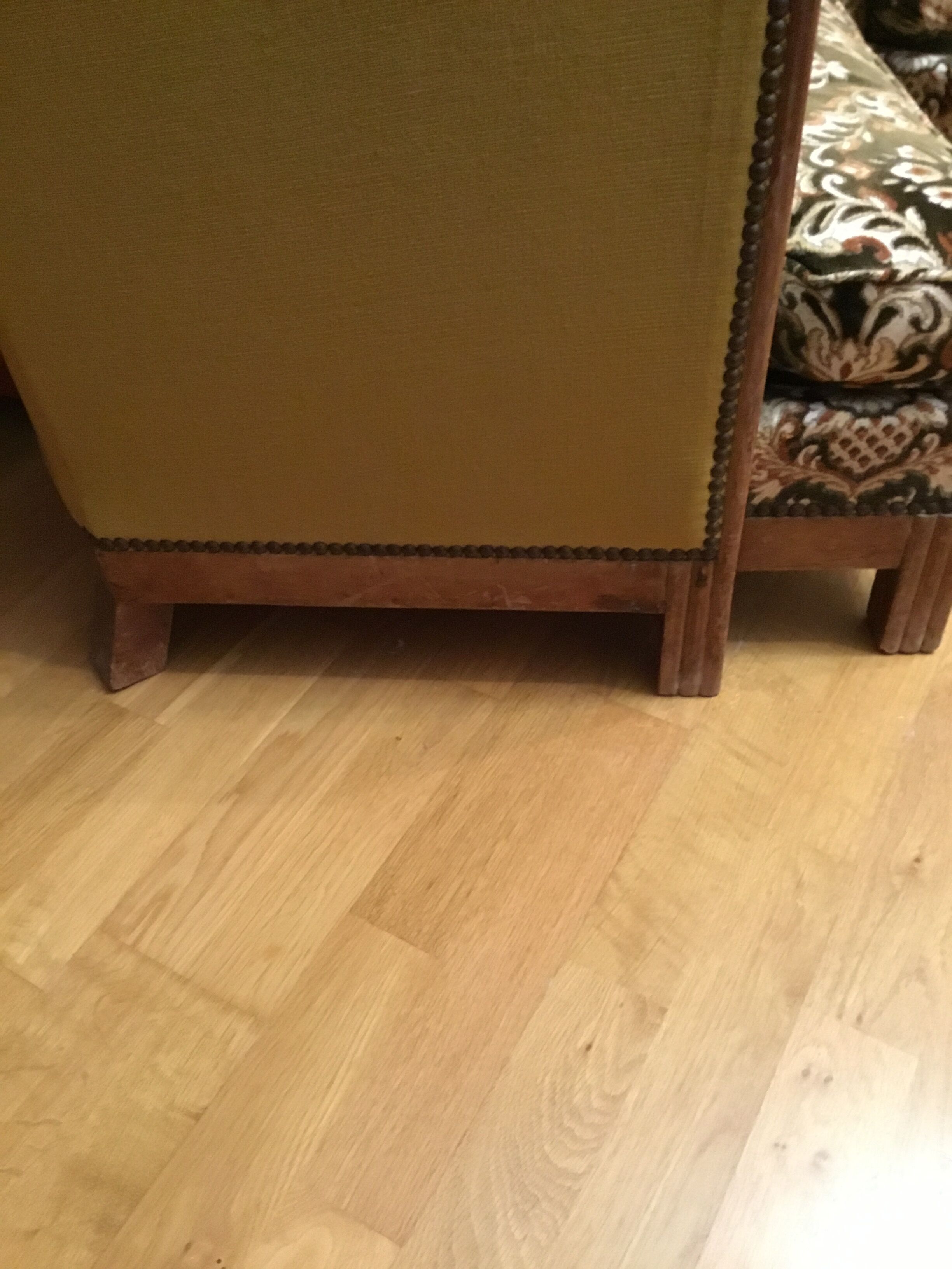 Pair of armchairs 6 feet