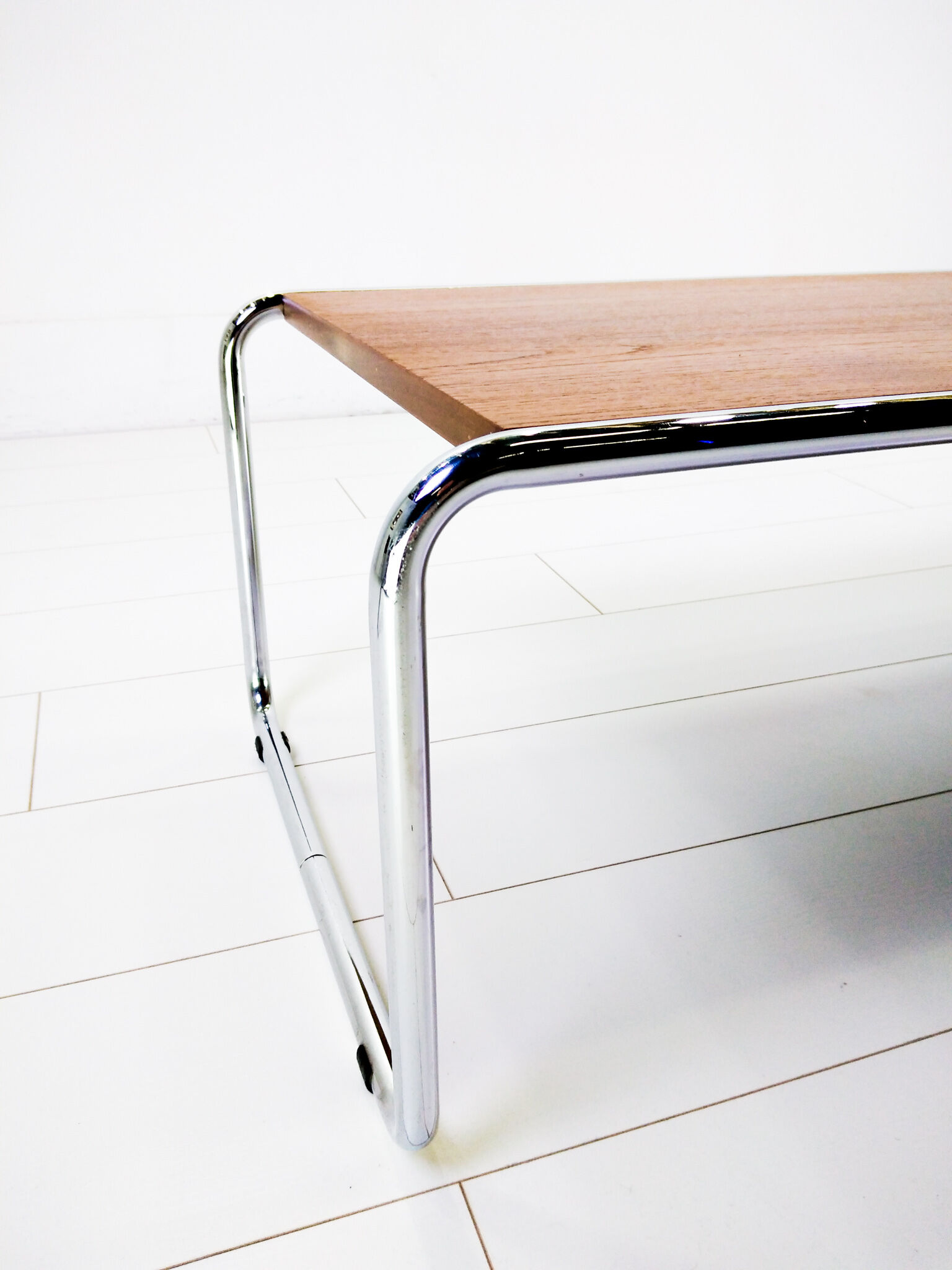Table  "Laccio"  de Marcel Breuer pour Knoll Studio