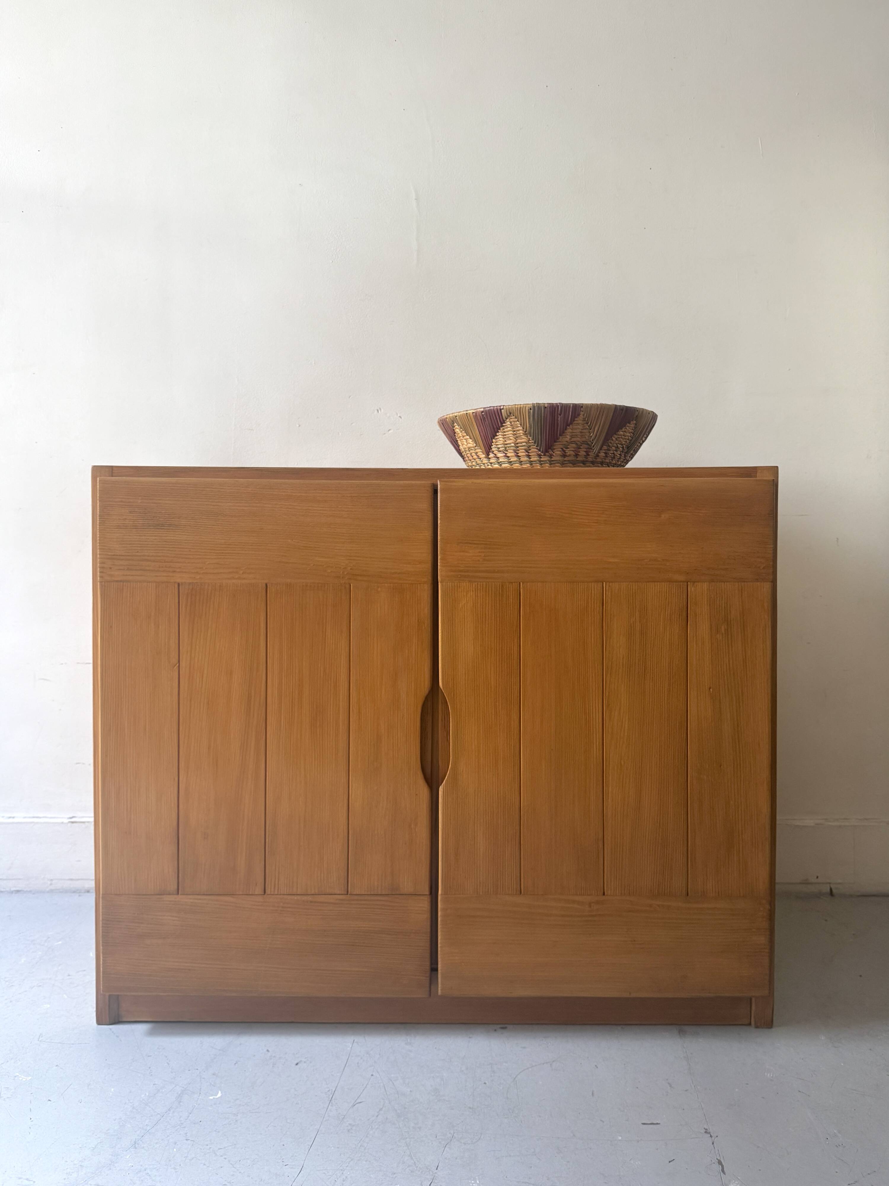 Buffet design en bois orme & pin collection Savoie, Maison Regain 1970