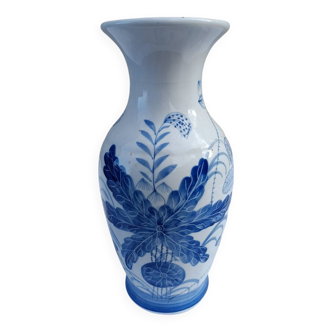 Blue porcelain vase