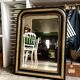 Miroir classique en bois et stuc noir et doré 85 x 63 cm