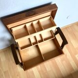 Travailleuse / couturière sur roulette avec nombreux rangements