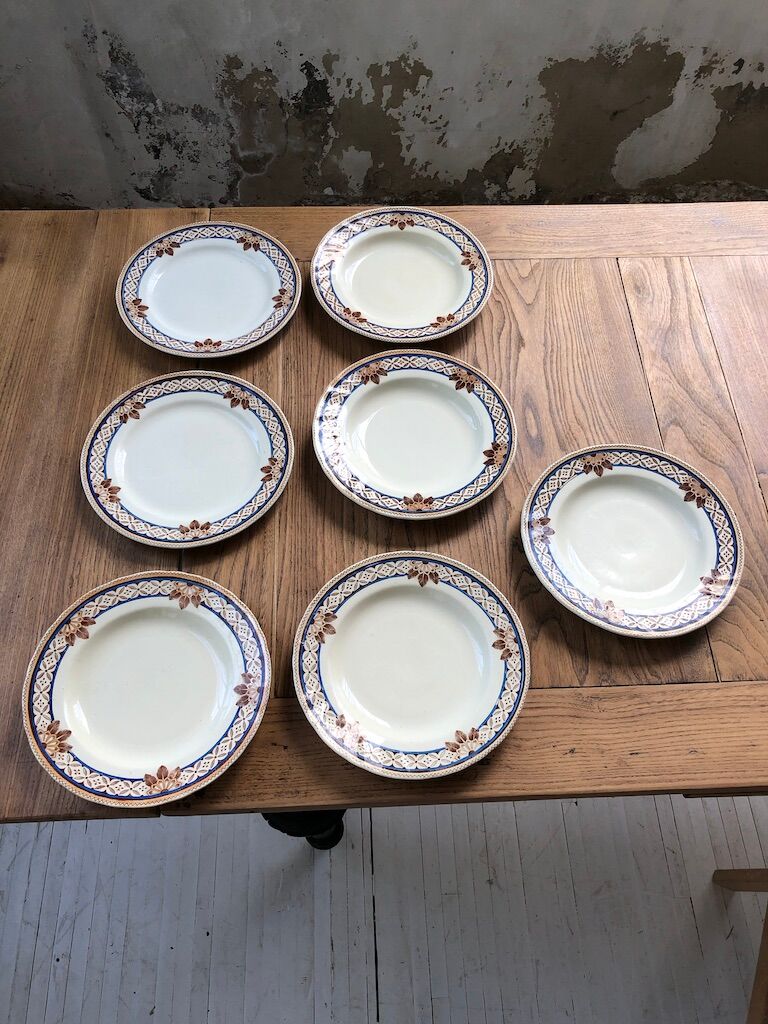 7 Creil Montereau plates