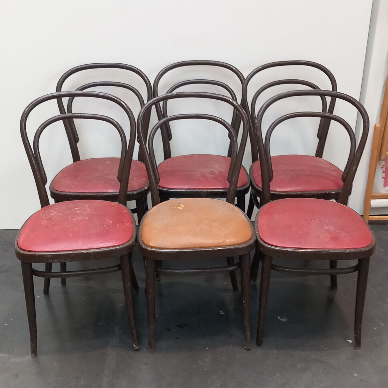 Chaises Thonet 214