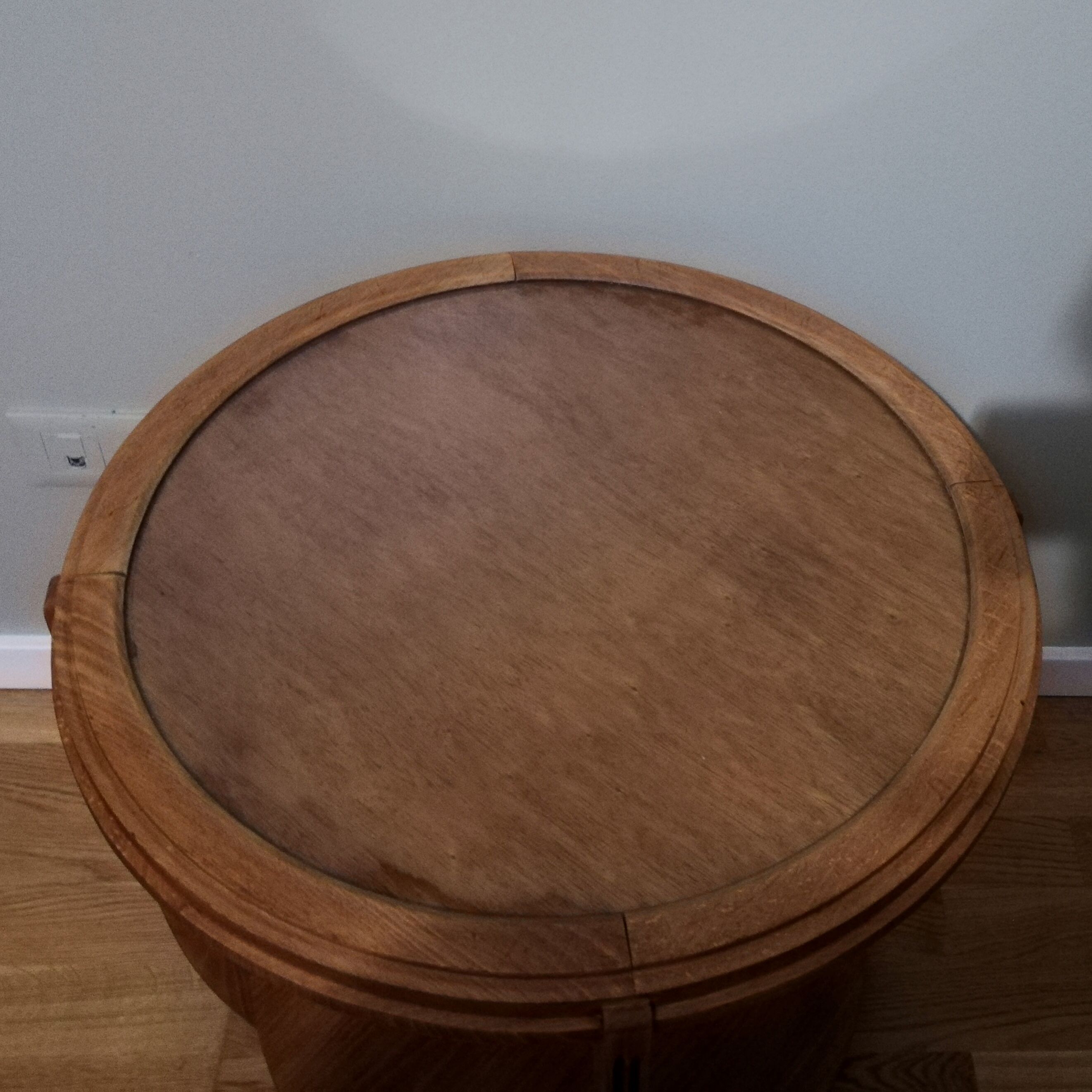 Pedestal table or art deco coffee table in walnut and glass top