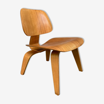 Lcw lounge chair wood armchair by charles & ray eames for herman miller 1950s