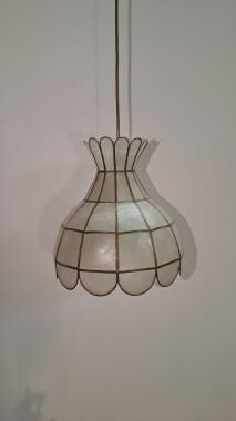 Mother-of-pearl and brass suspension