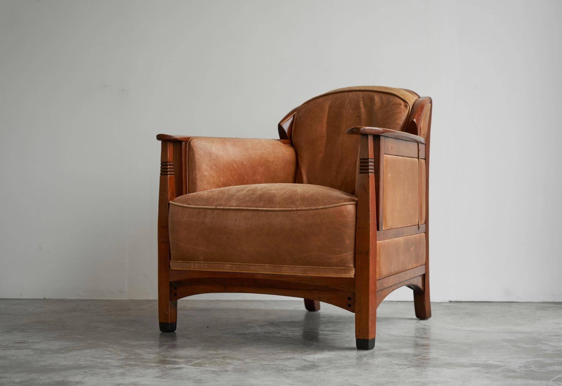 Art Deco armchair in solid oak and leather by Frits Schuitema