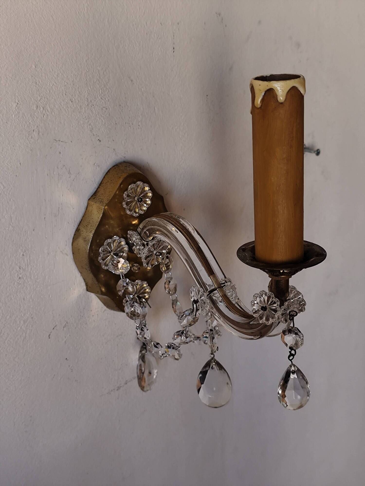 Venetian wall sconce, glass sconce, brass, pendants.