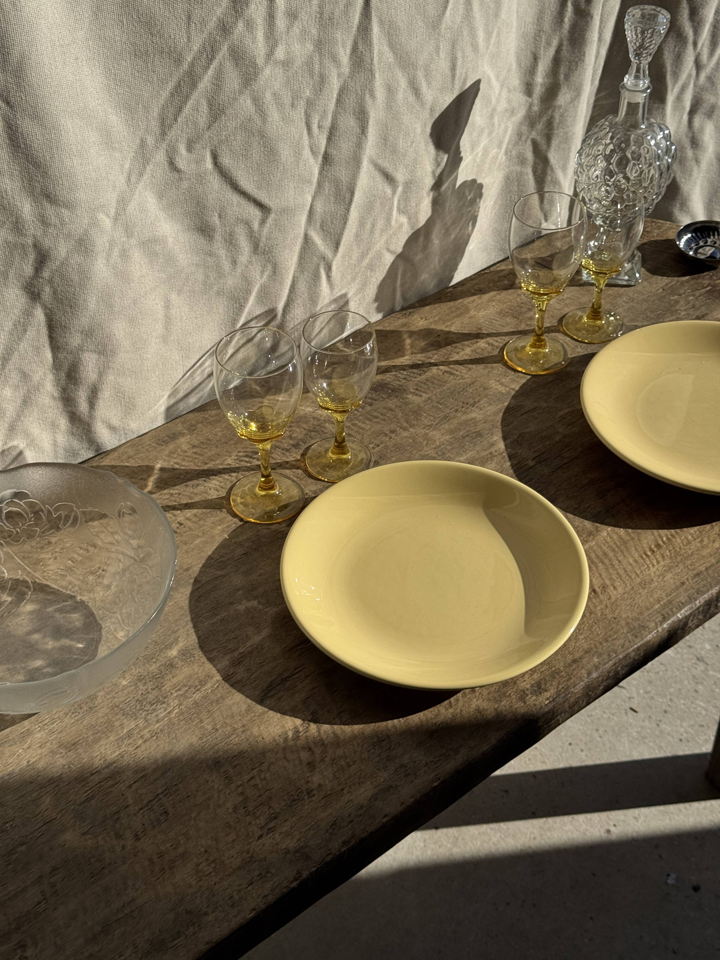 Set of 2 large yellow plates without brand D25.5