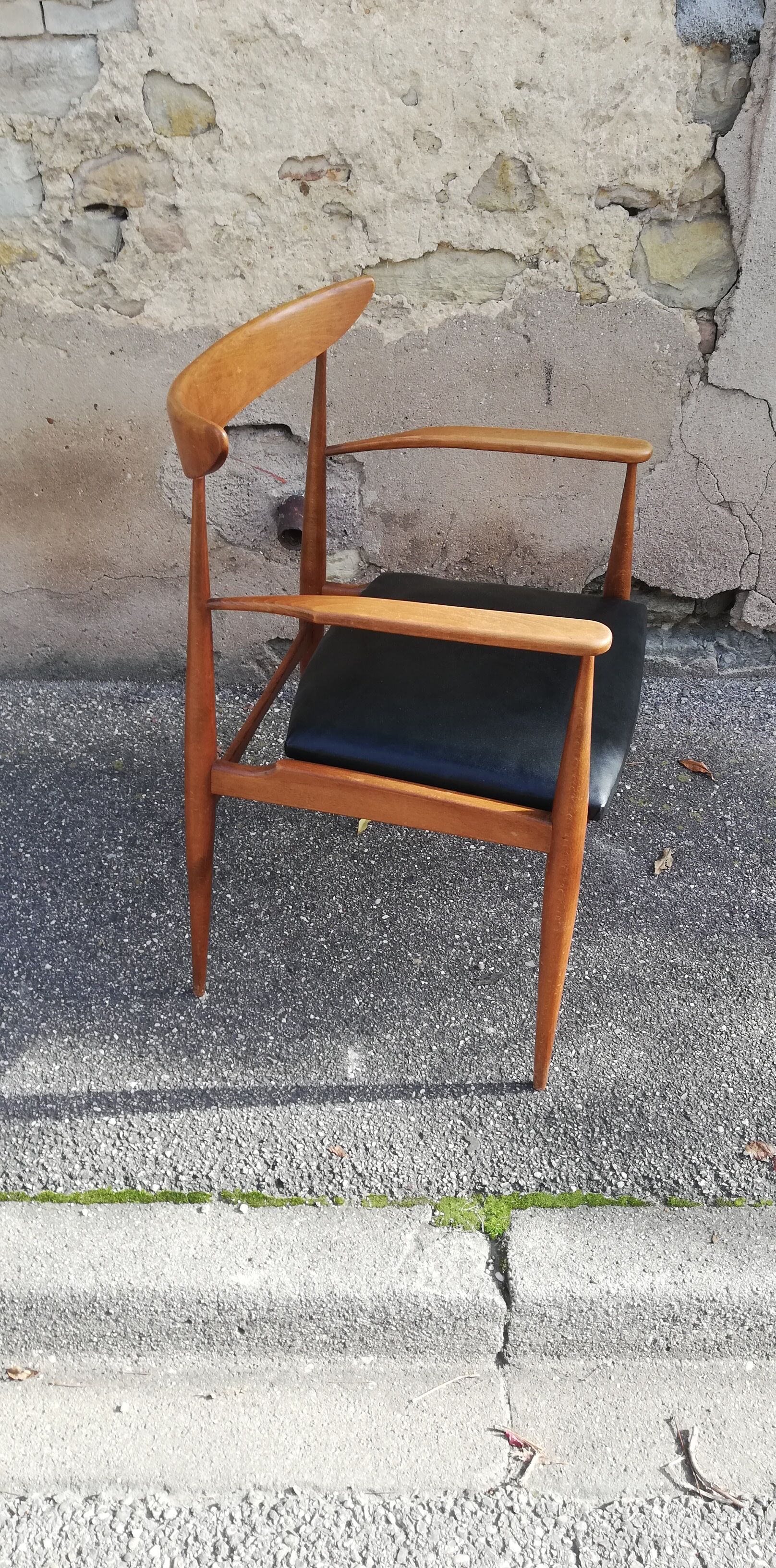 Scandinavian armchair skai black