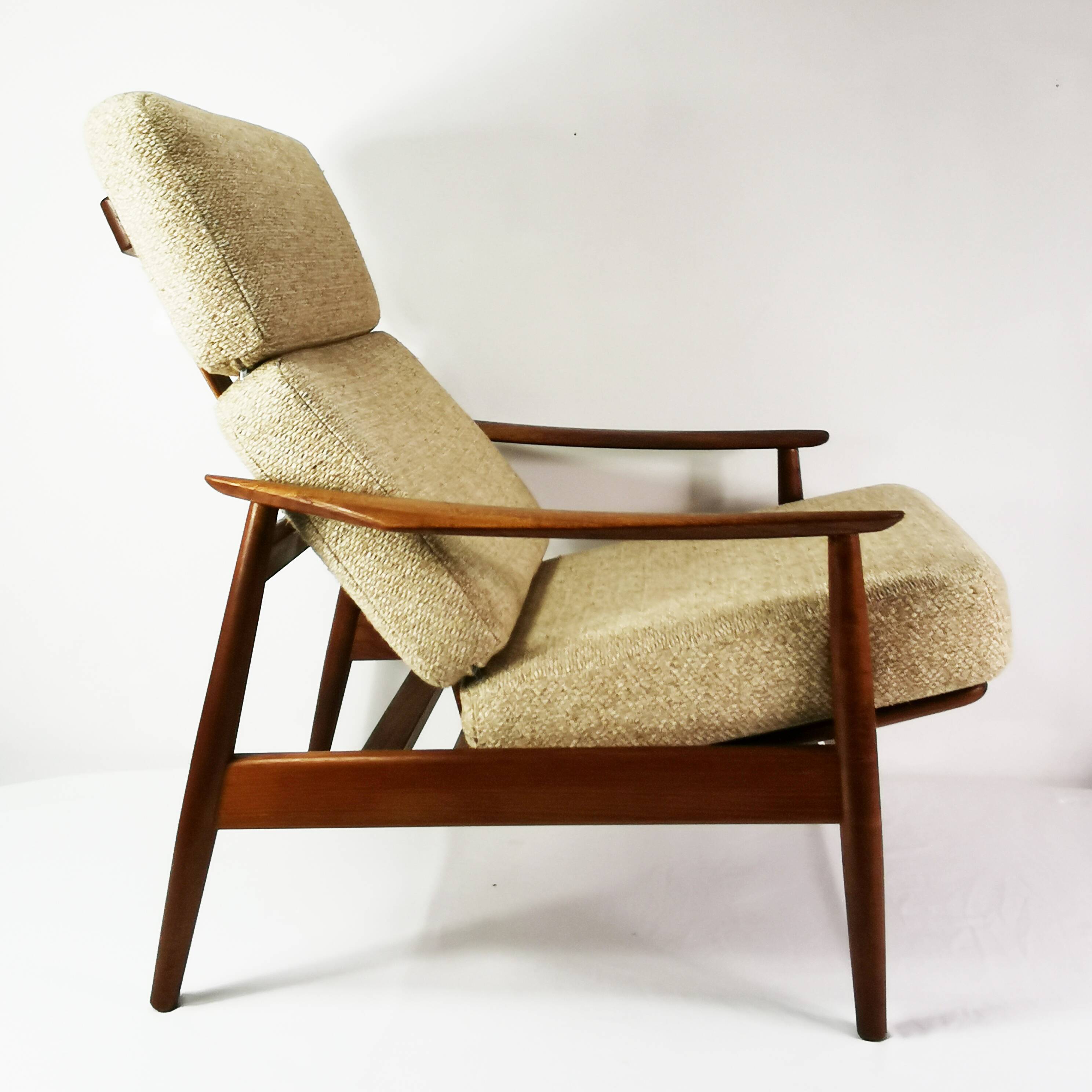 Modernist designer armchair, Cado, designed by Arne Vodder, Denmark, 1960s.