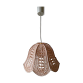 Suspension en raphia tressé rose