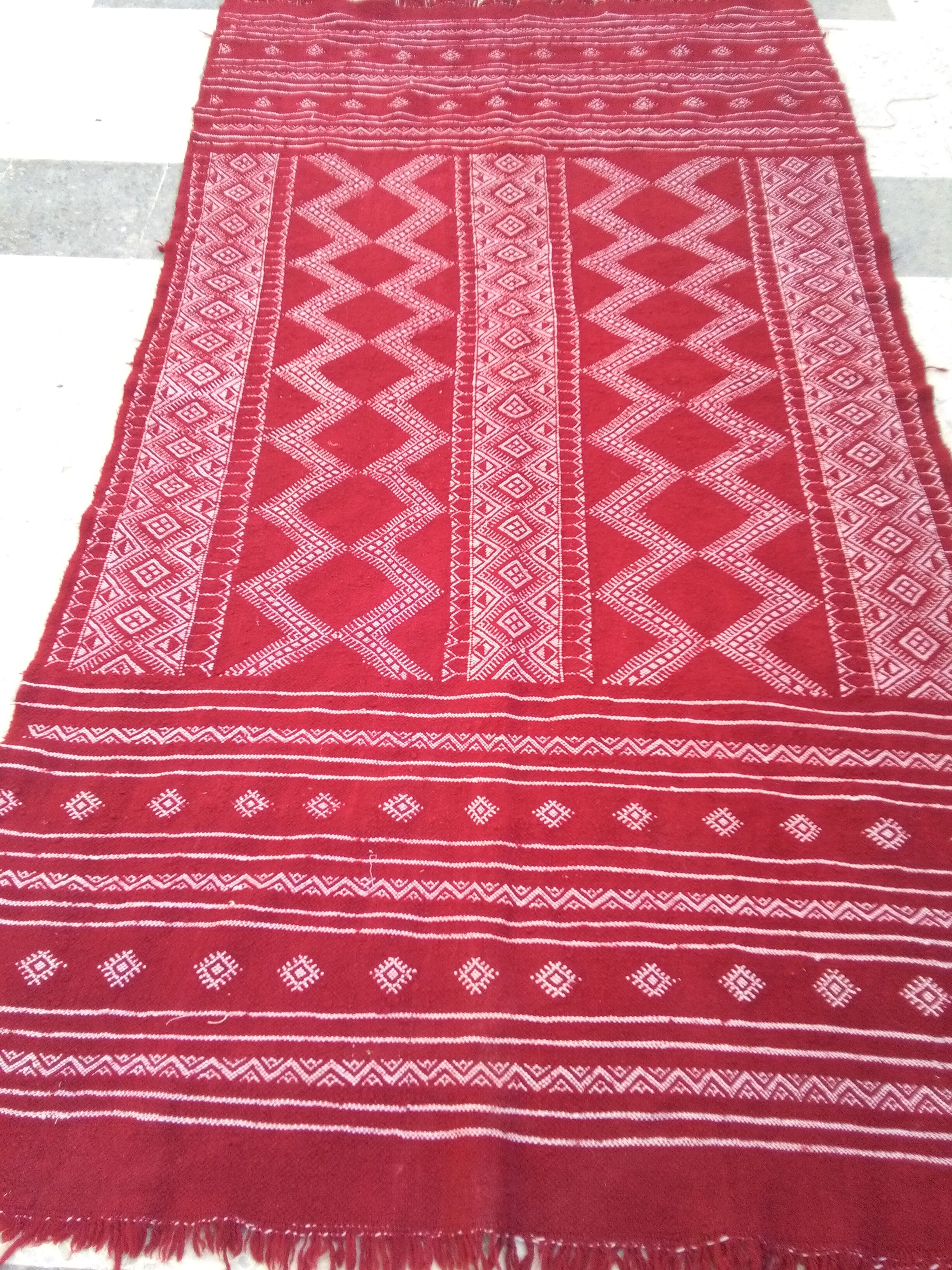 Kilim rouge et blanc en pure laine fait à la main 100x 200cm