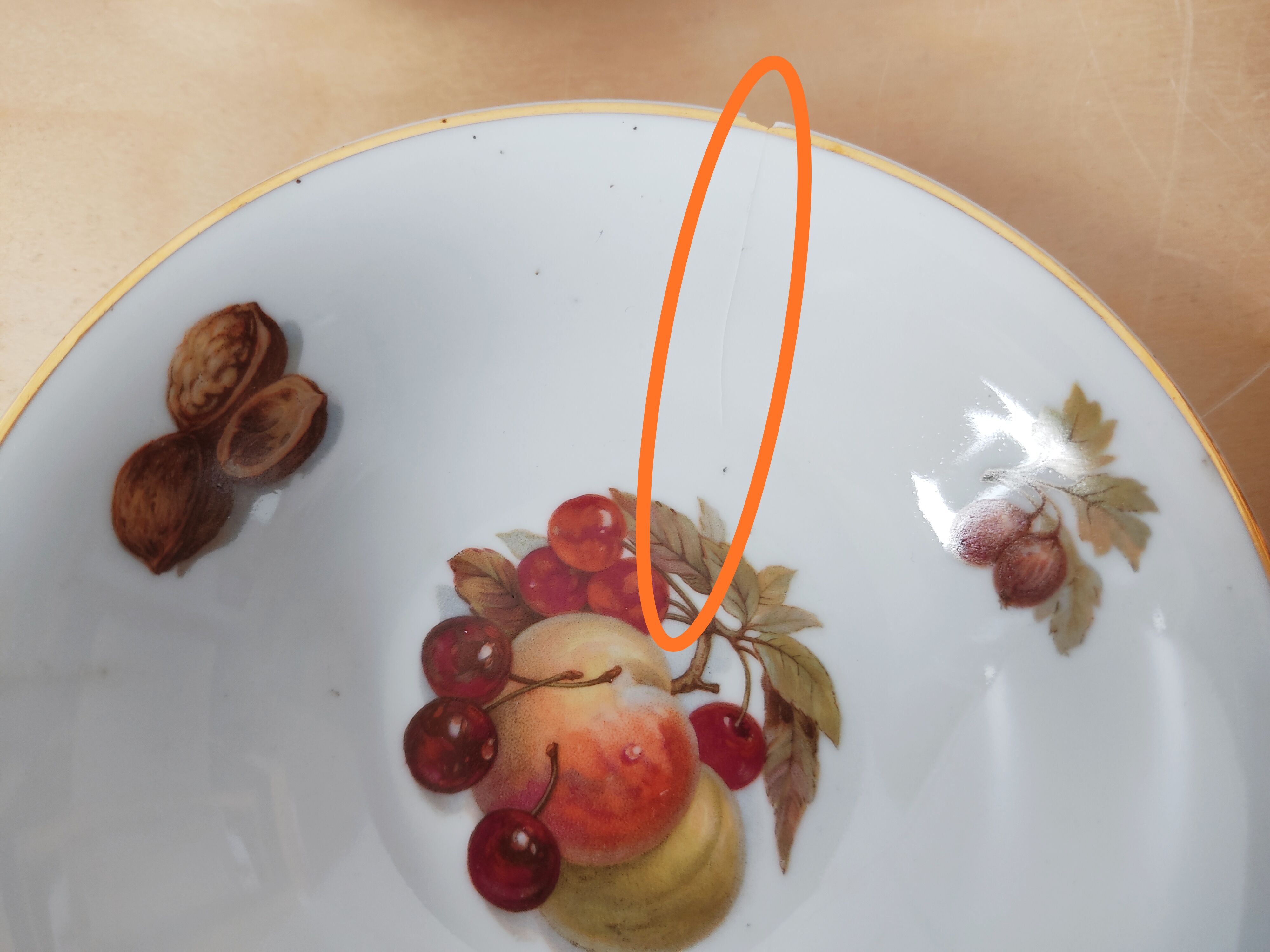 Set of 12 bowls decorated with Creartis Renaix fruit