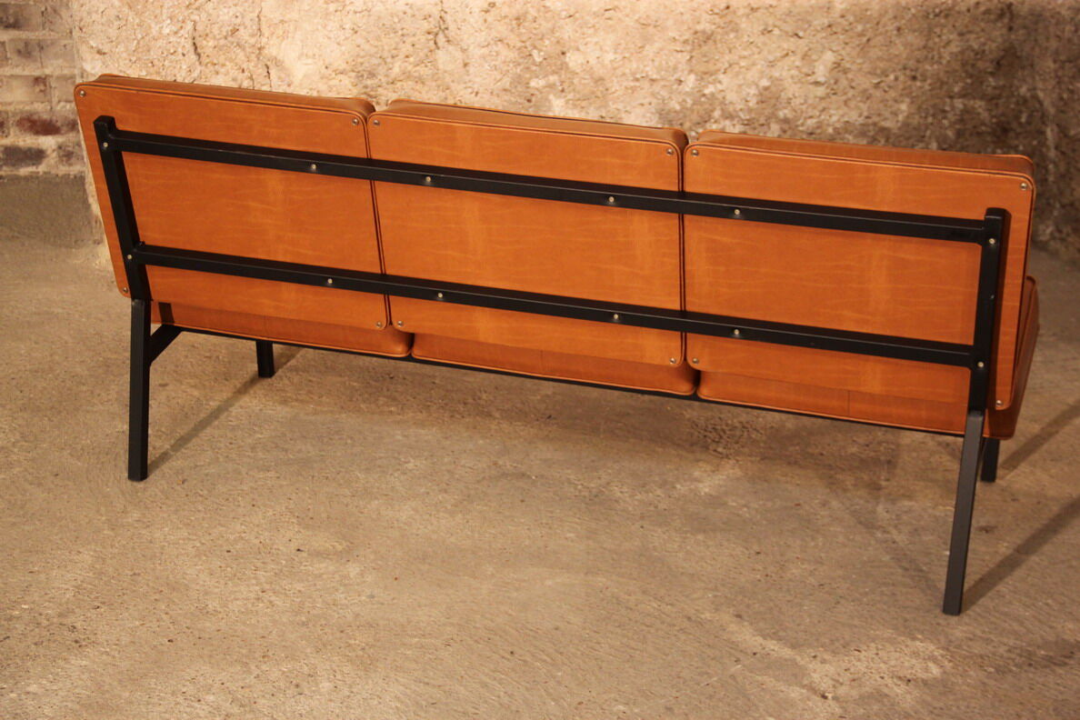 Seat year 50 tawny frame metal