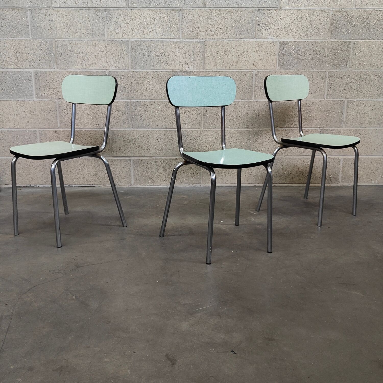 Set of 3 chairs in chrome and light green formica