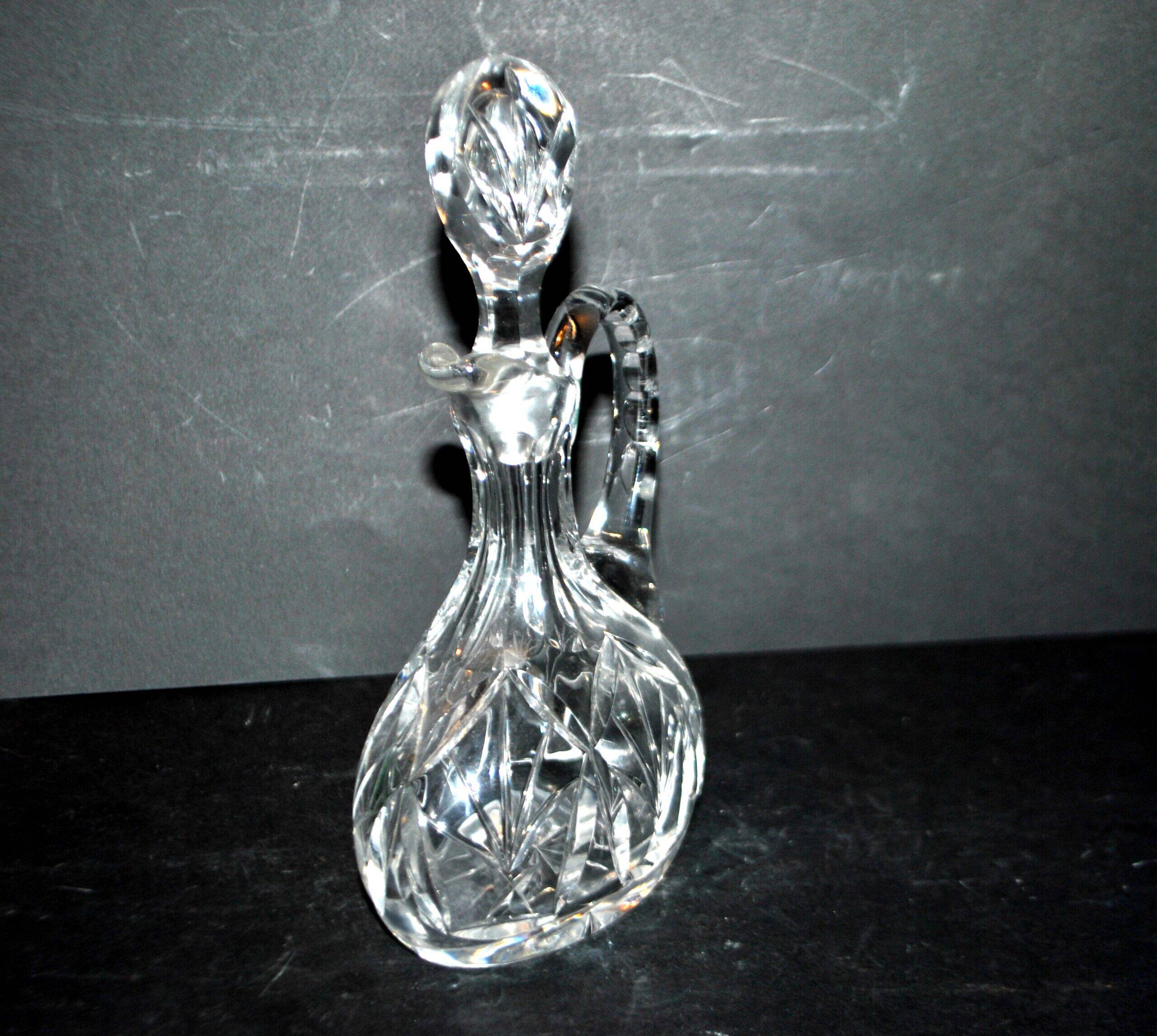 Carafe cannette aiguière liqueur / huile en cristal de Bohème taillé H18cm