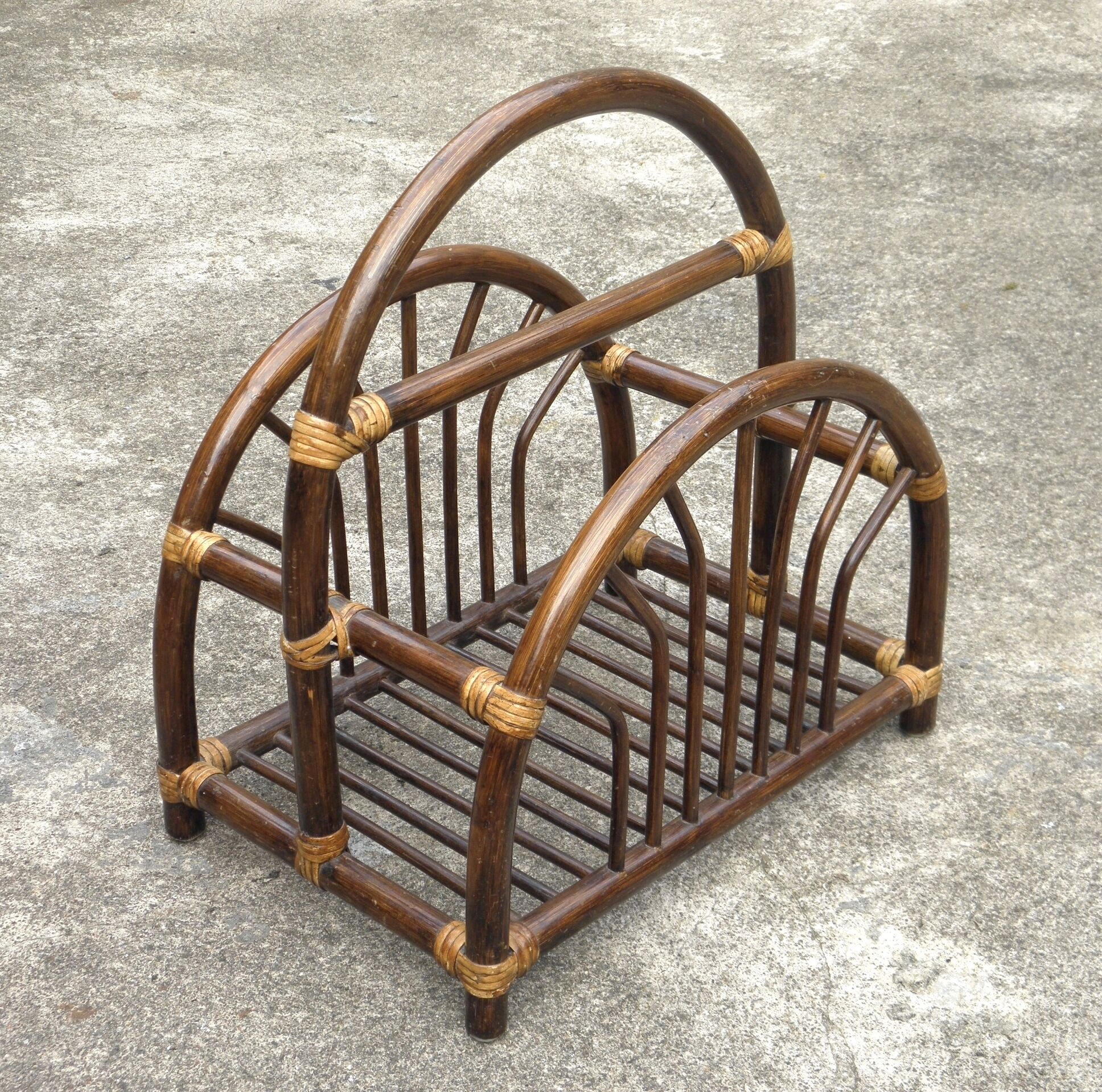 Rattan vinyl holders