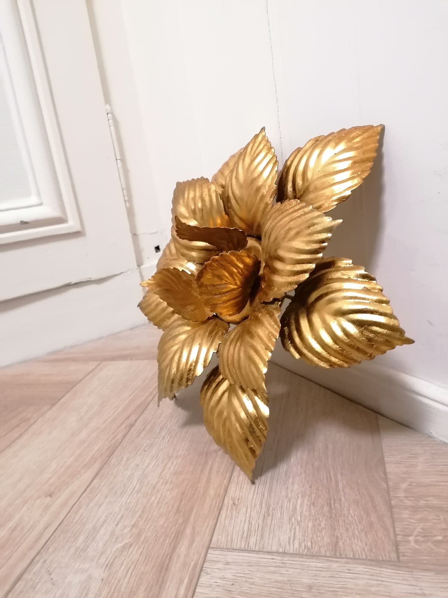 Golden flower ceiling