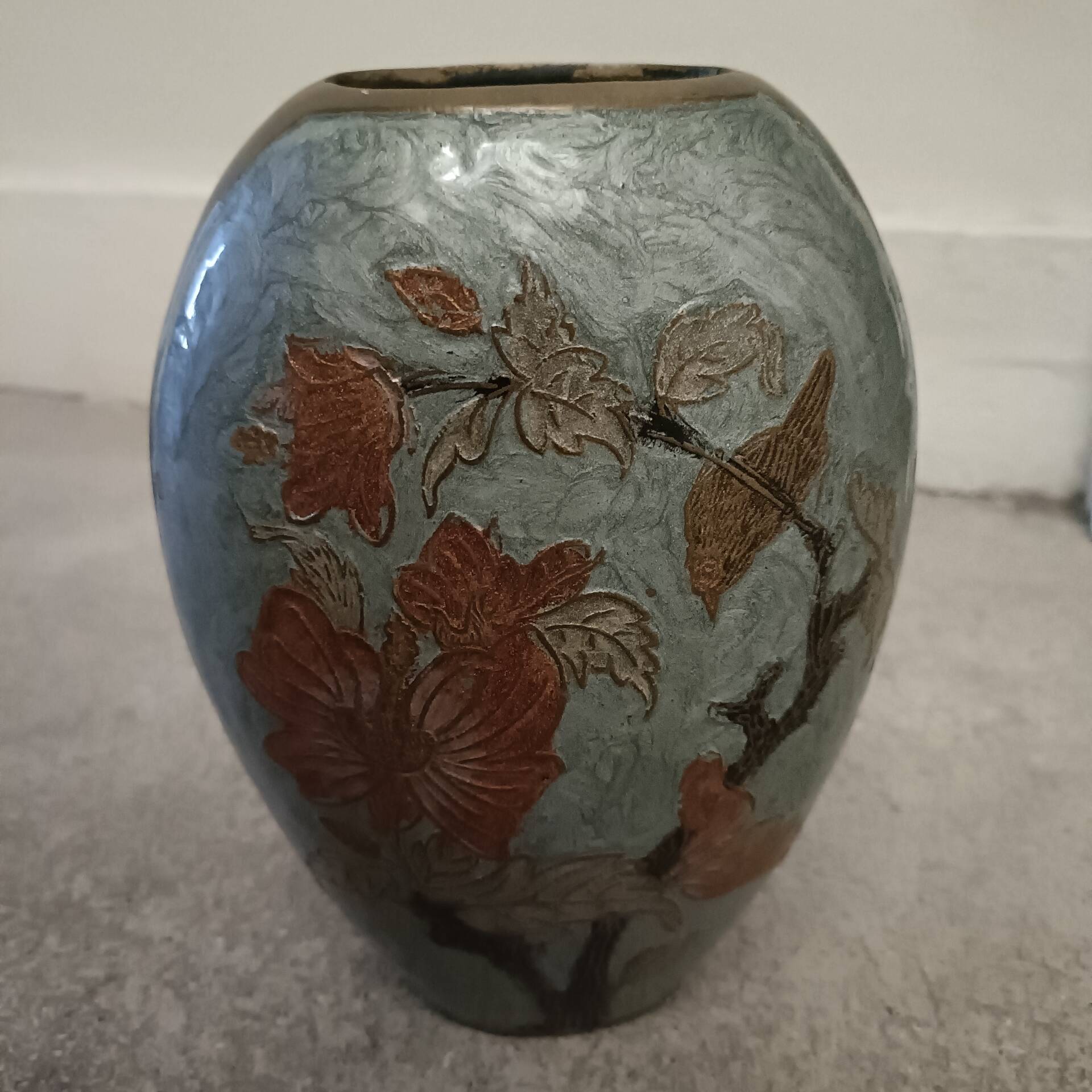 Vase ovale laiton et émail cloisonné