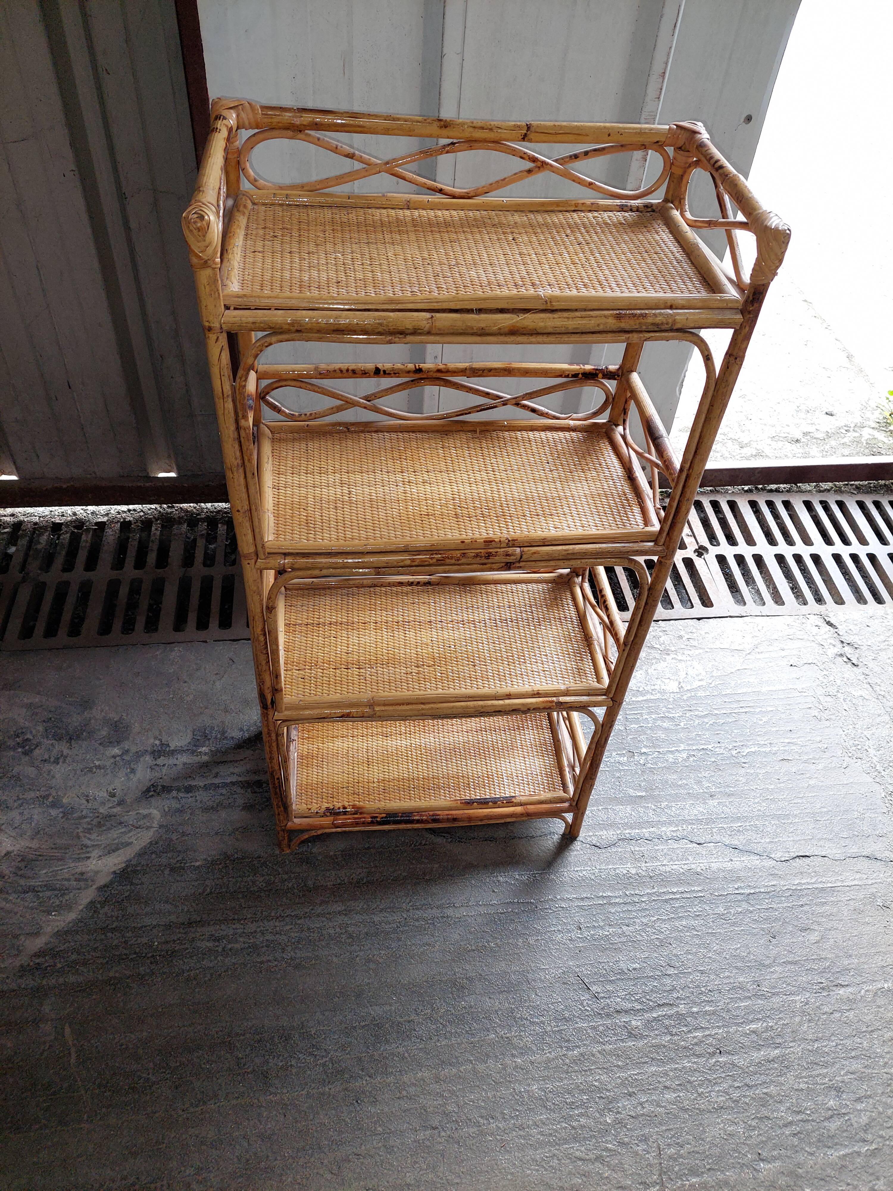 Furniture 4 shelves in used rattan