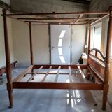 Lit à baldaquin ancien en bois