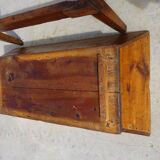 Ancien pétrin avec couvercle et piètement en chêne