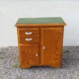 Honey-coloured mado buffet