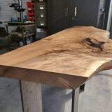 Console en noyer avec pieds en acier