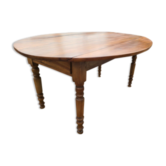 Table ovale en noyer