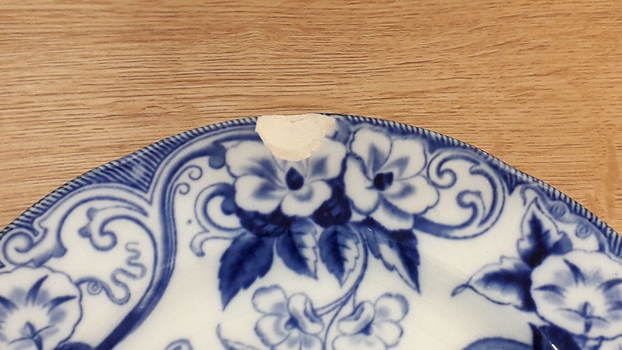 Flat plates and flat in CREIL Faïence and MONTEREAU model FLORA