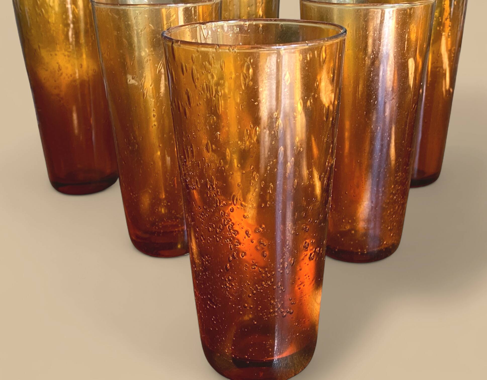 8 gobelets vintage en verre bullé ambré dlg Biot