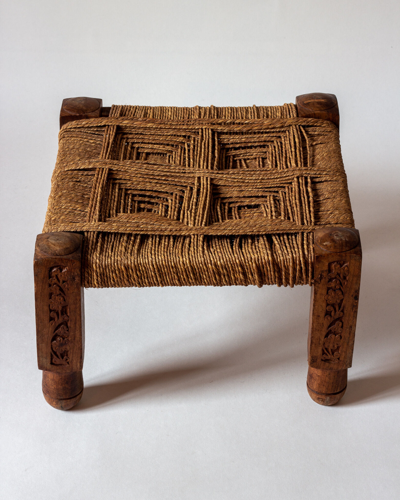 Traditional low stool - Artisanal manufacture - 2nd half of the twentieth century