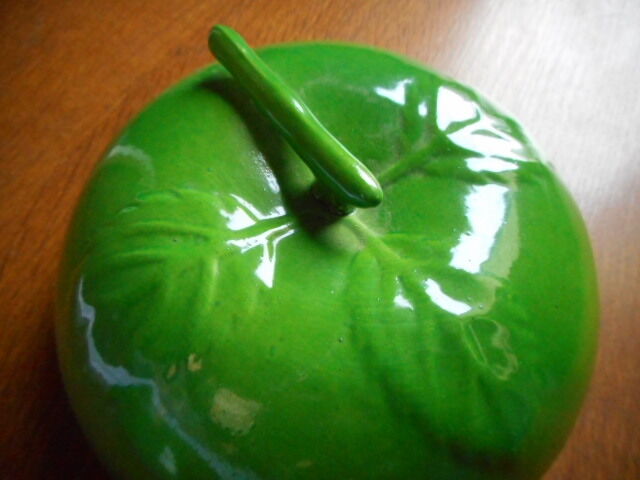 Ceramic apple box