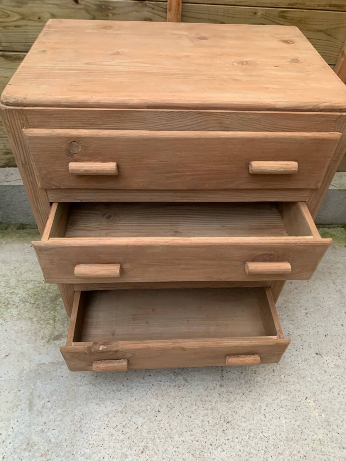 Antique chest of drawers