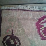 Woven floral rug 147x222cm