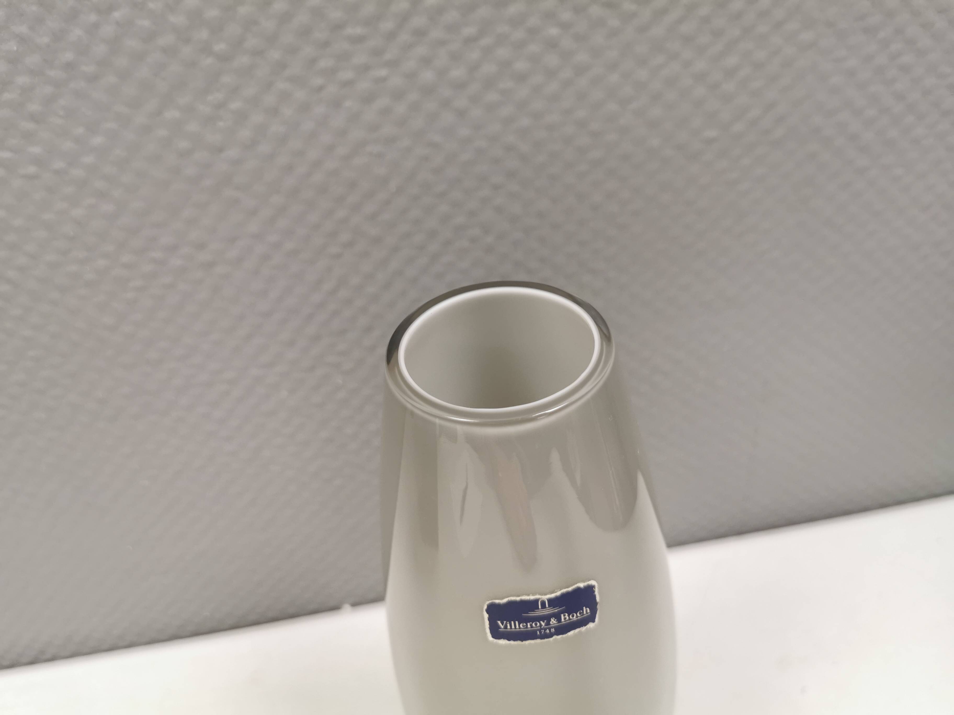 Beautiful vase from Villeroy & Boch in double-layered glass.