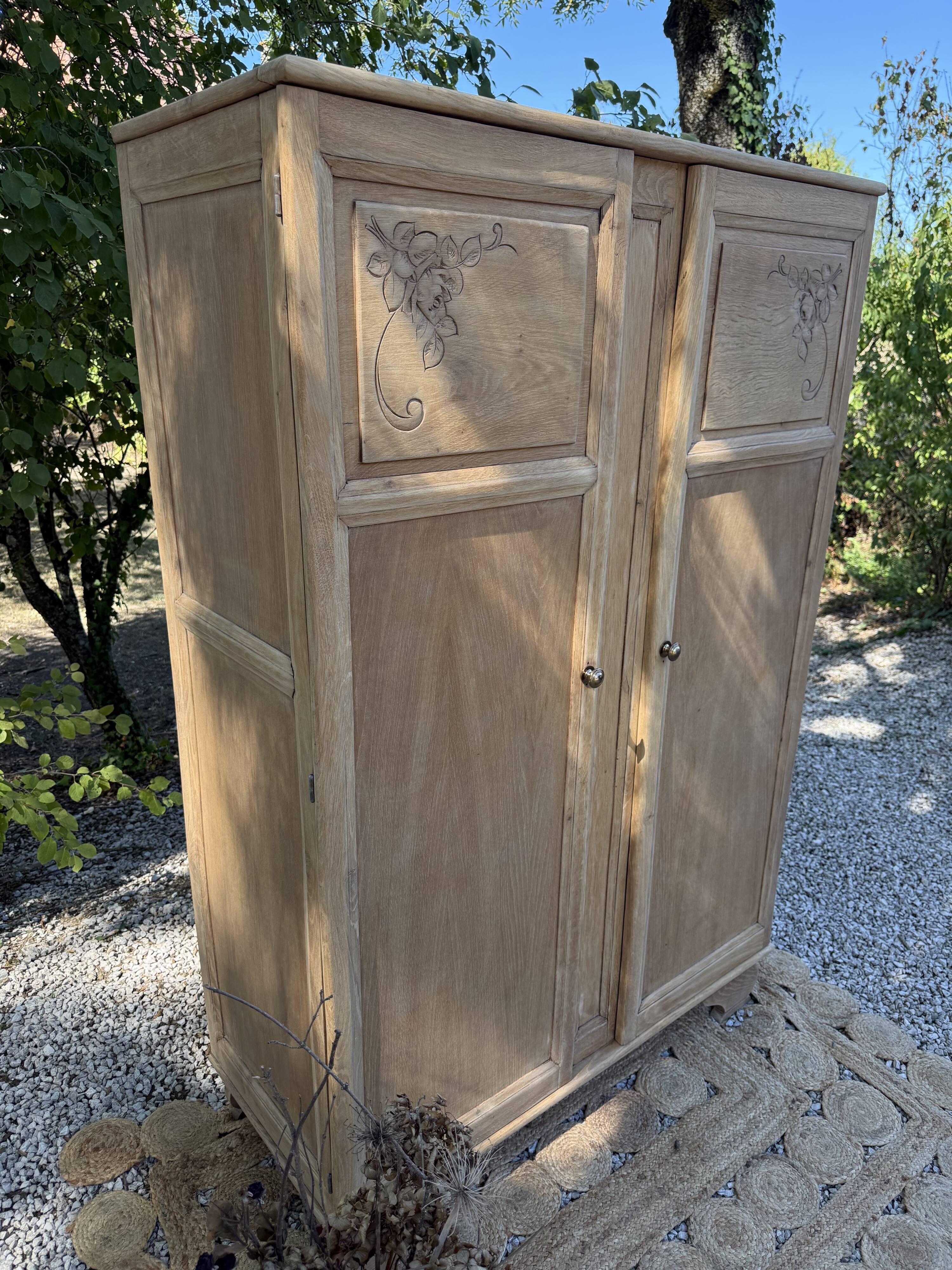 Armoire massif art déco