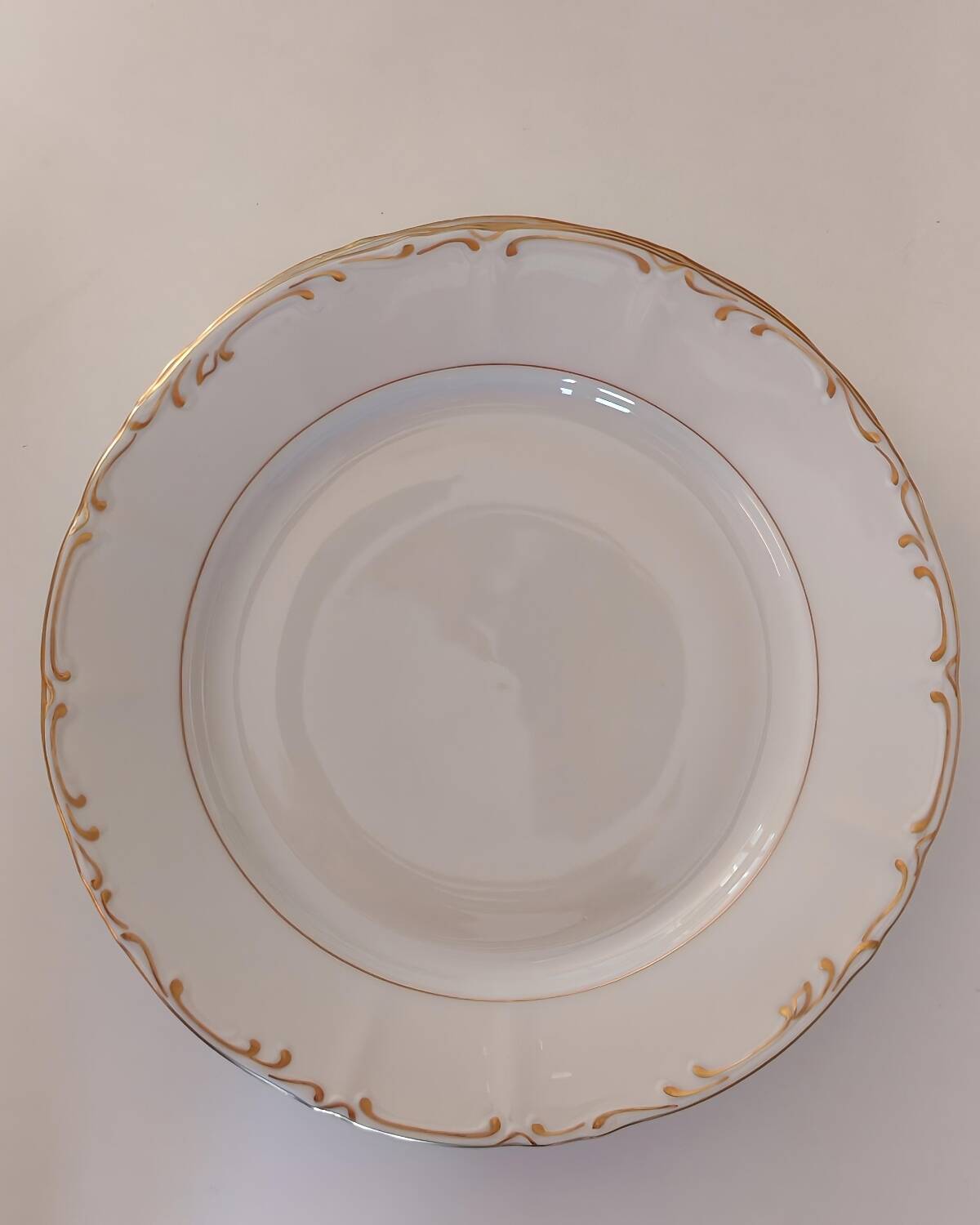 Set of flat and soup plates
