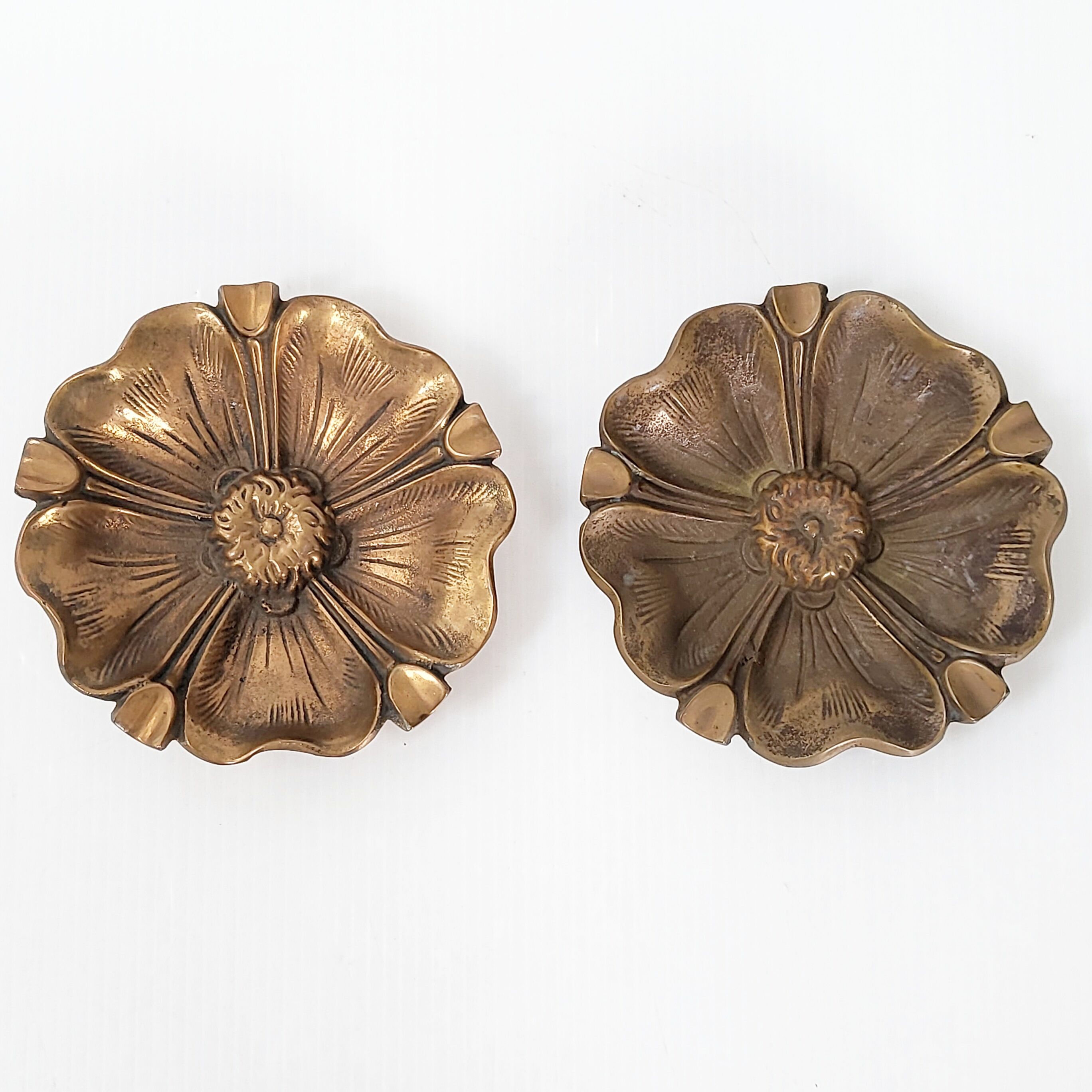 Pair of vintage bronze ashtrays