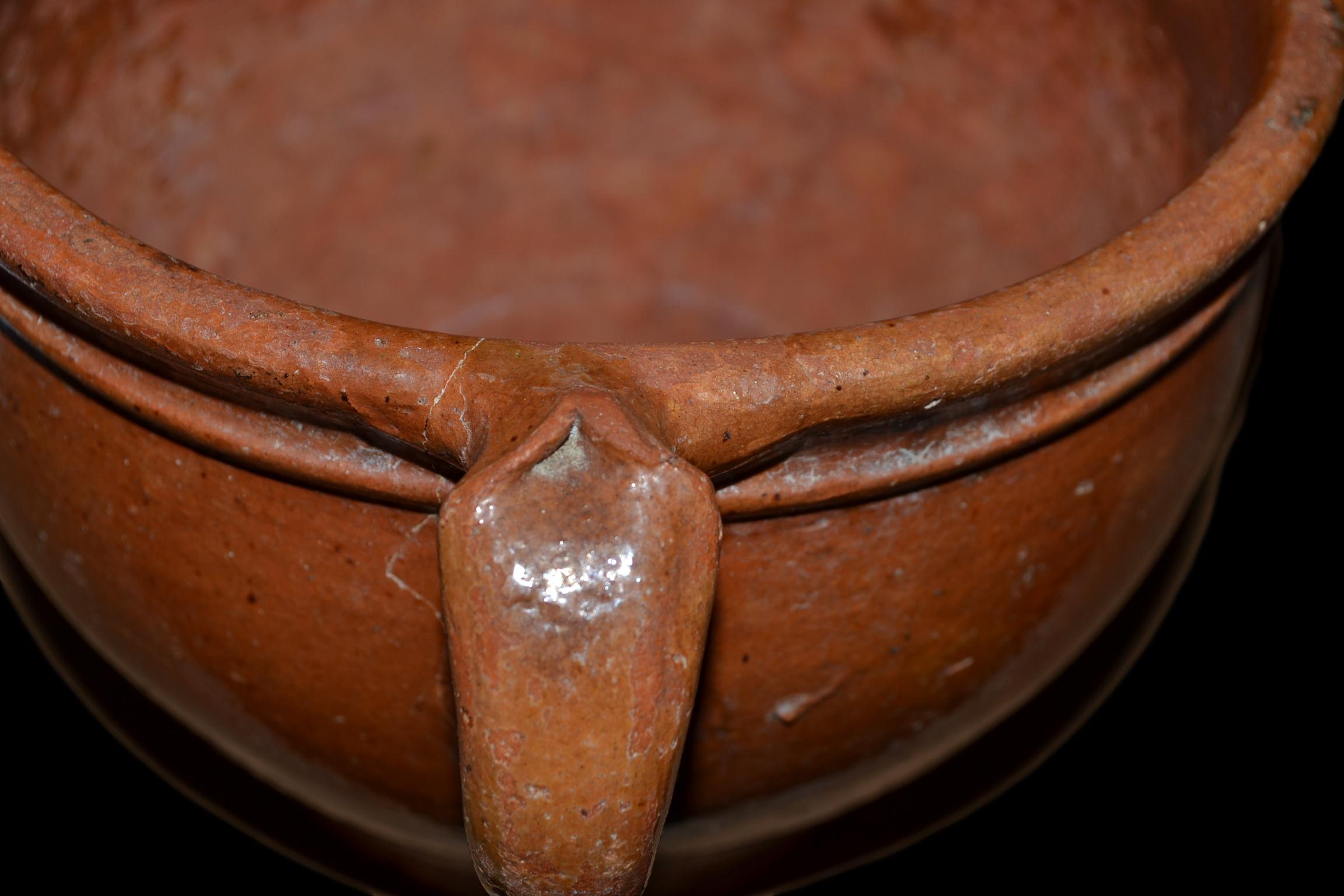 Pot olive earthenware of Dieulefit, France at the end of the nineteenth century