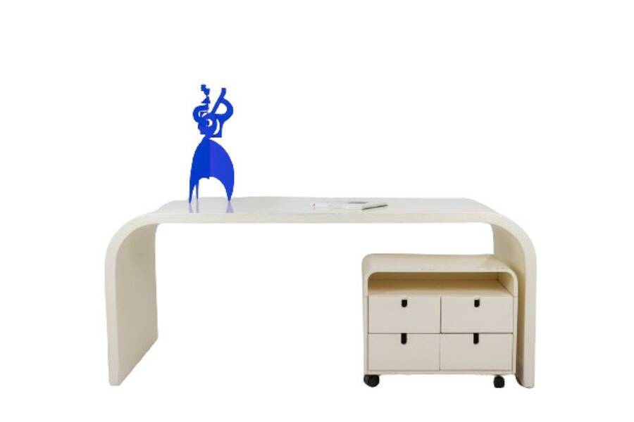 Desk and its cardboard box in white lacquered plywood. 1970s.