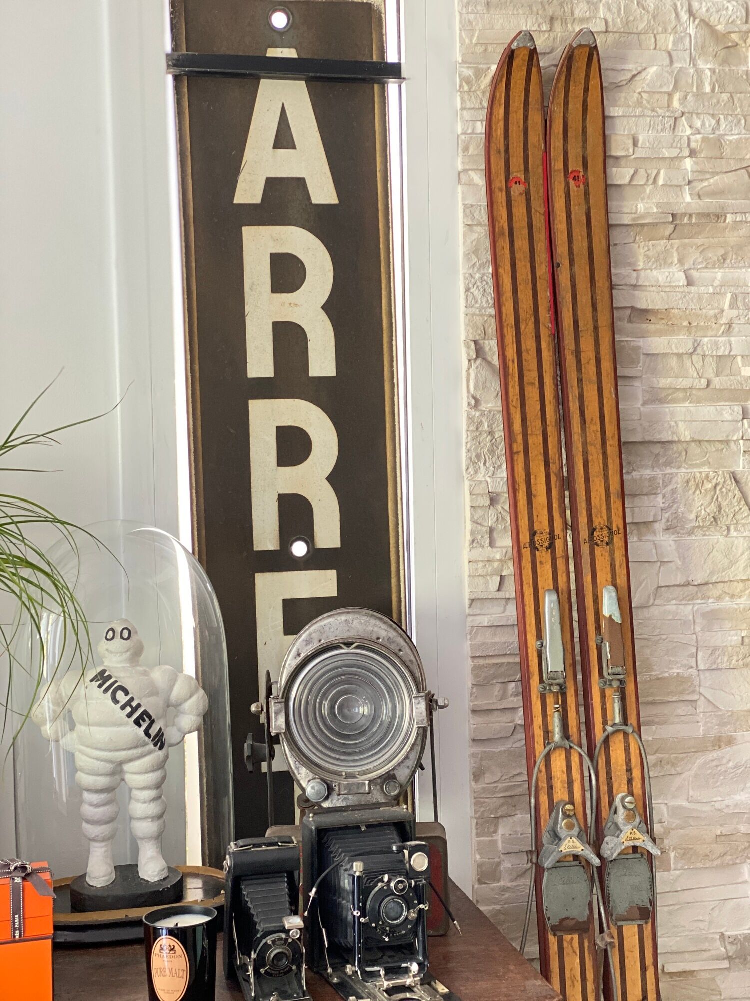 Pair of vintage Rossignol Hickory wooden skis