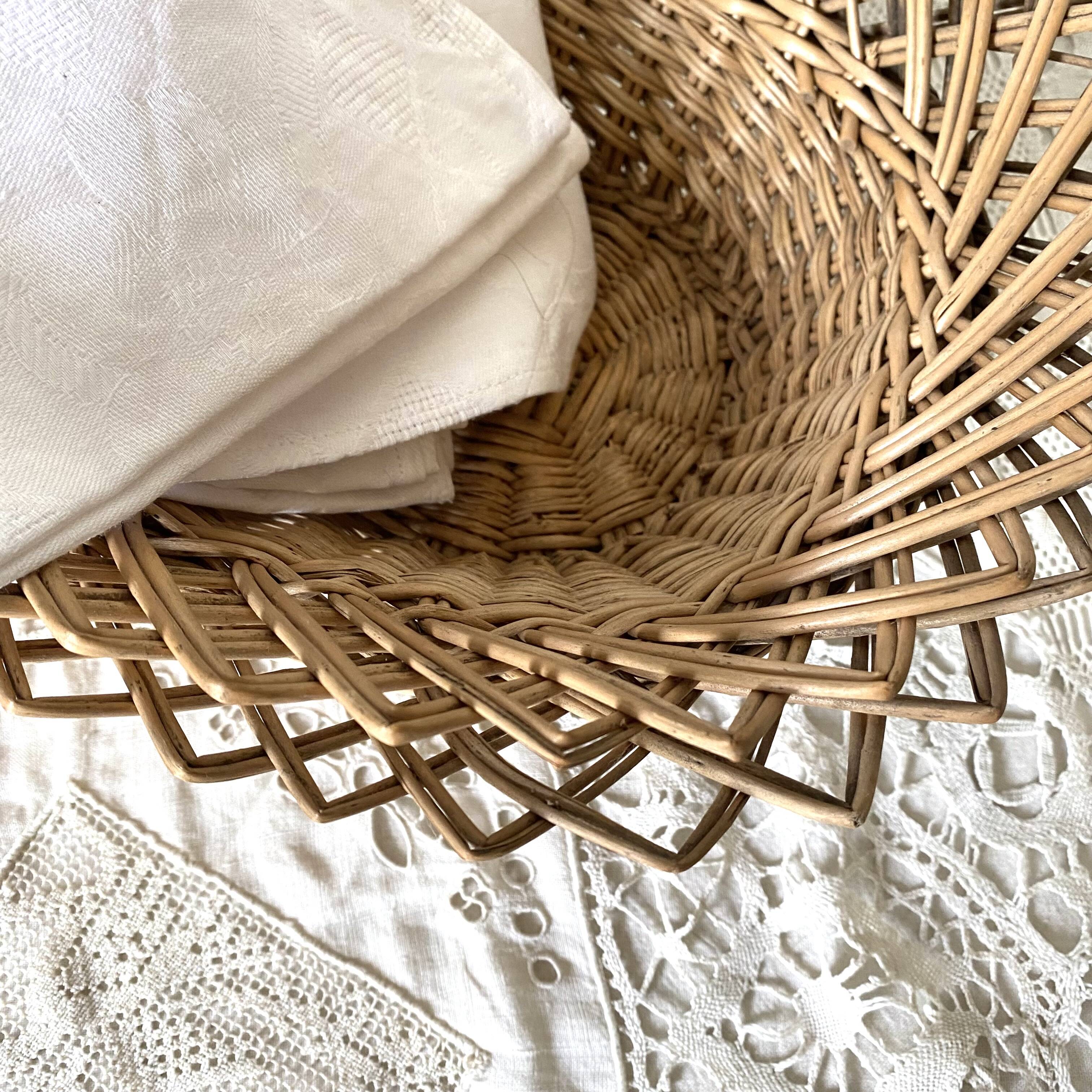Woven wicker bread or fruit basket