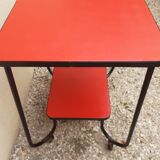 Red side table in Skaï